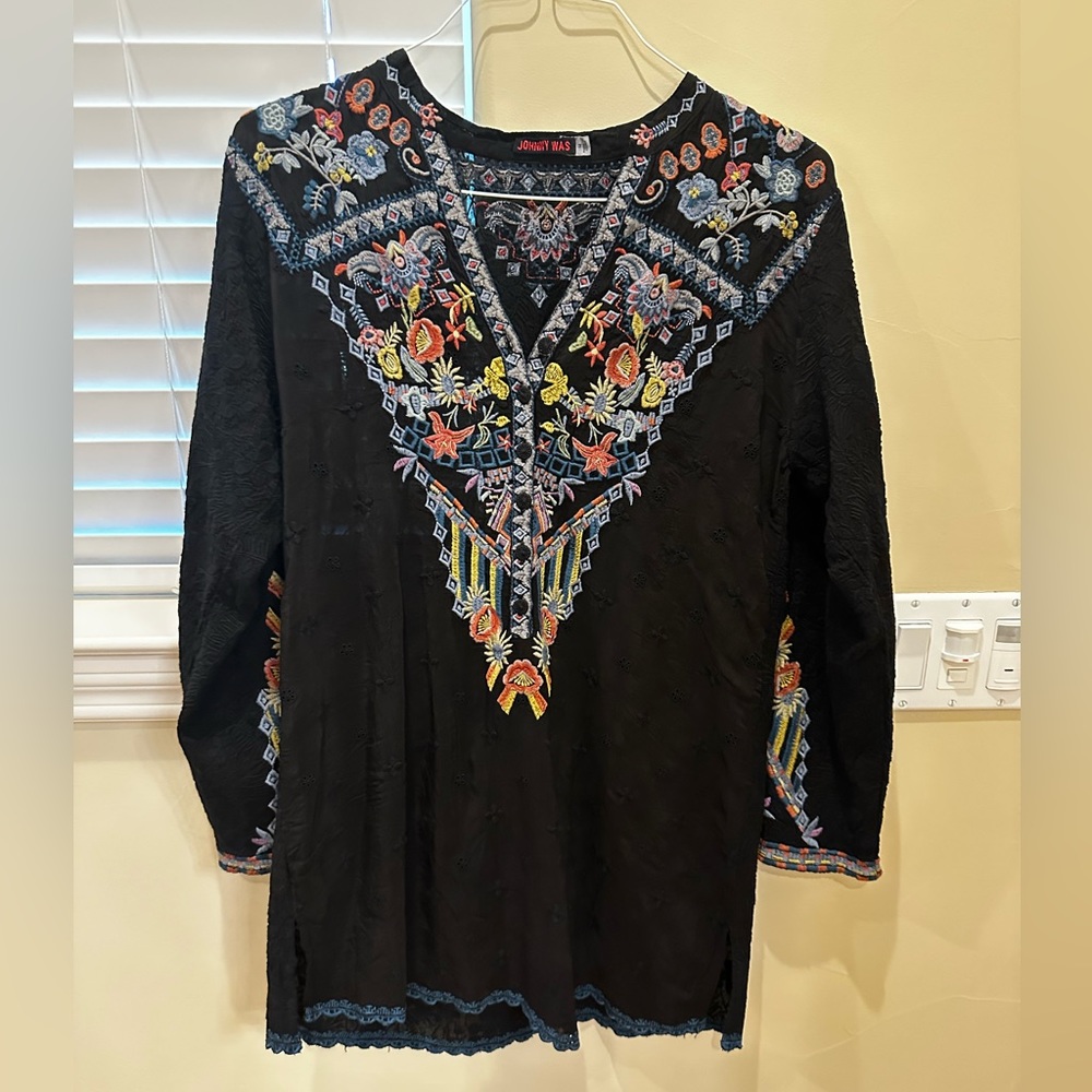 Johnny Was embroidered long top.. size M, new never been worn